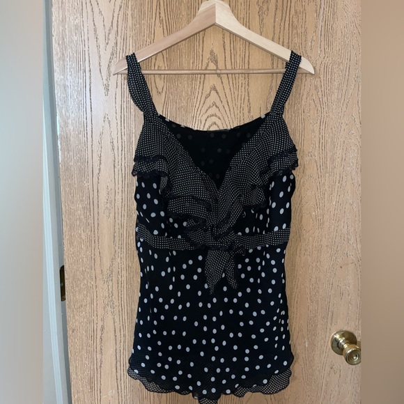 Avenue Tops - Avenue ~Black and White Polka Dot Blouse~ 18/20